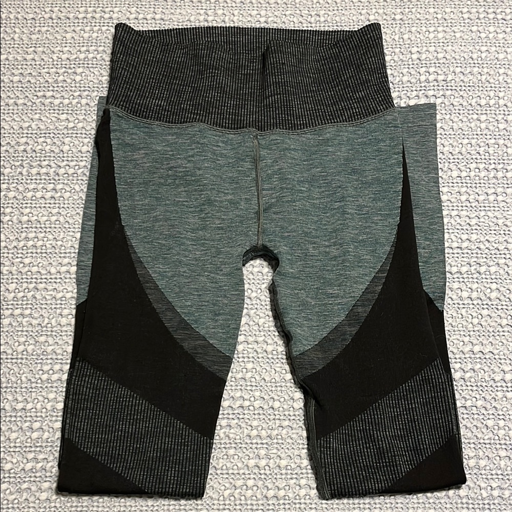 ALO Yoga Black and Gray Leggings with Wide Waistband